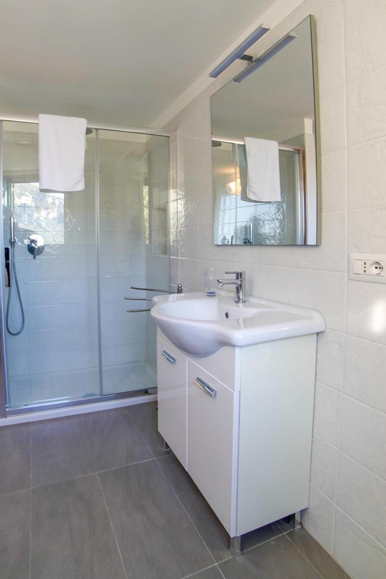 Minuta Skyline Apartment Pontone Екстериор снимка