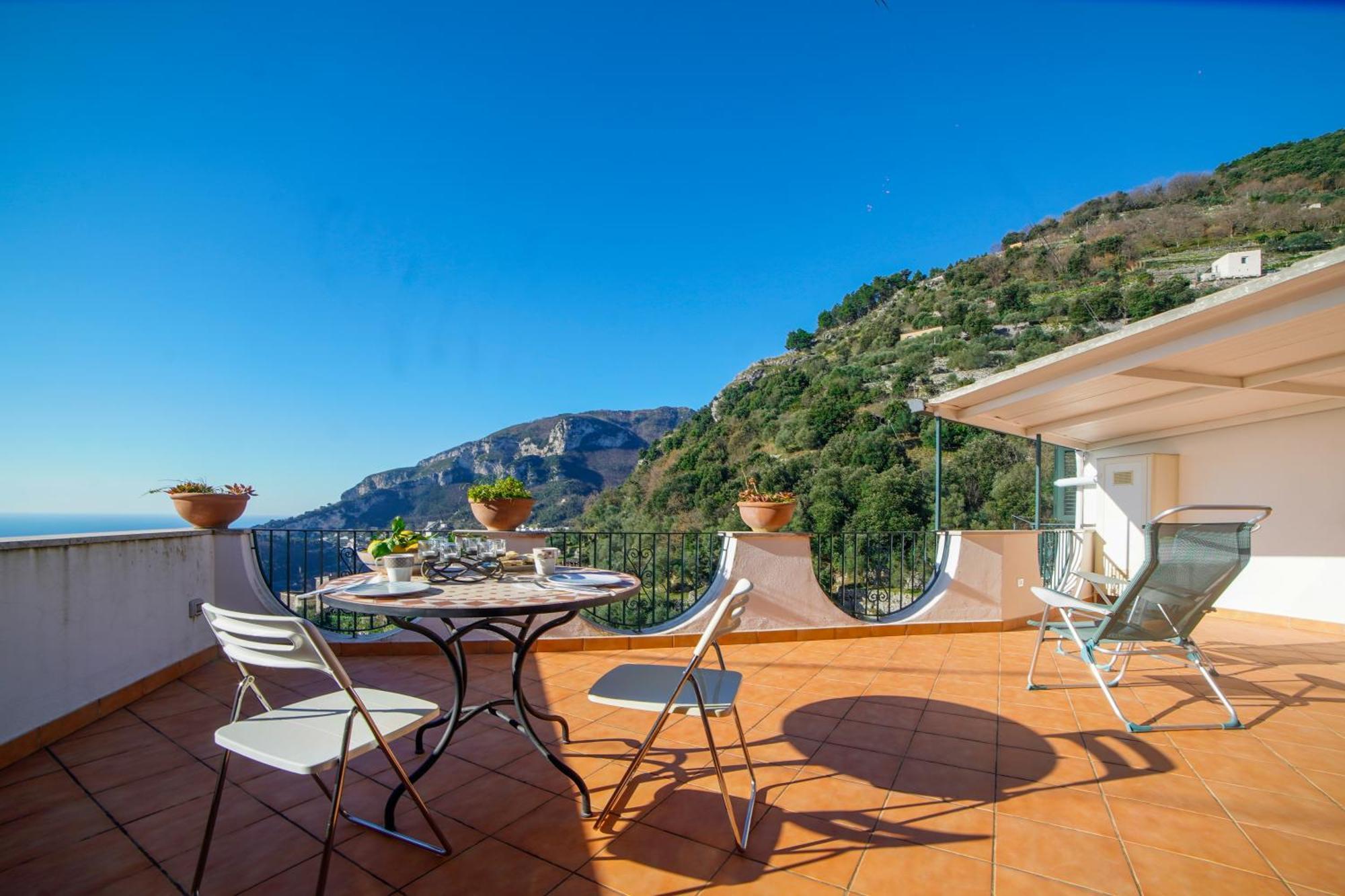 Minuta Skyline Apartment Pontone Екстериор снимка